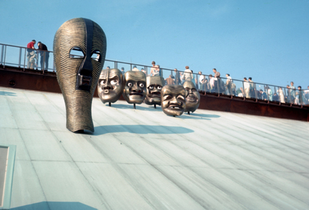 039 - Sculptures on Katimavik roof