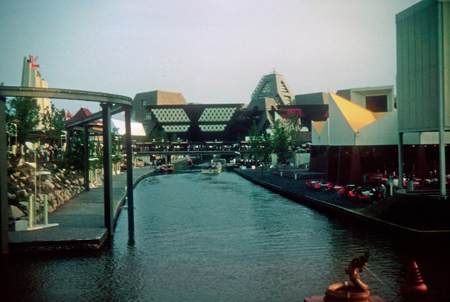 011 - General view - canal