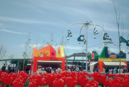 037 - La Ronde - snack stands