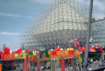 038 - La Ronde - Gyrotron